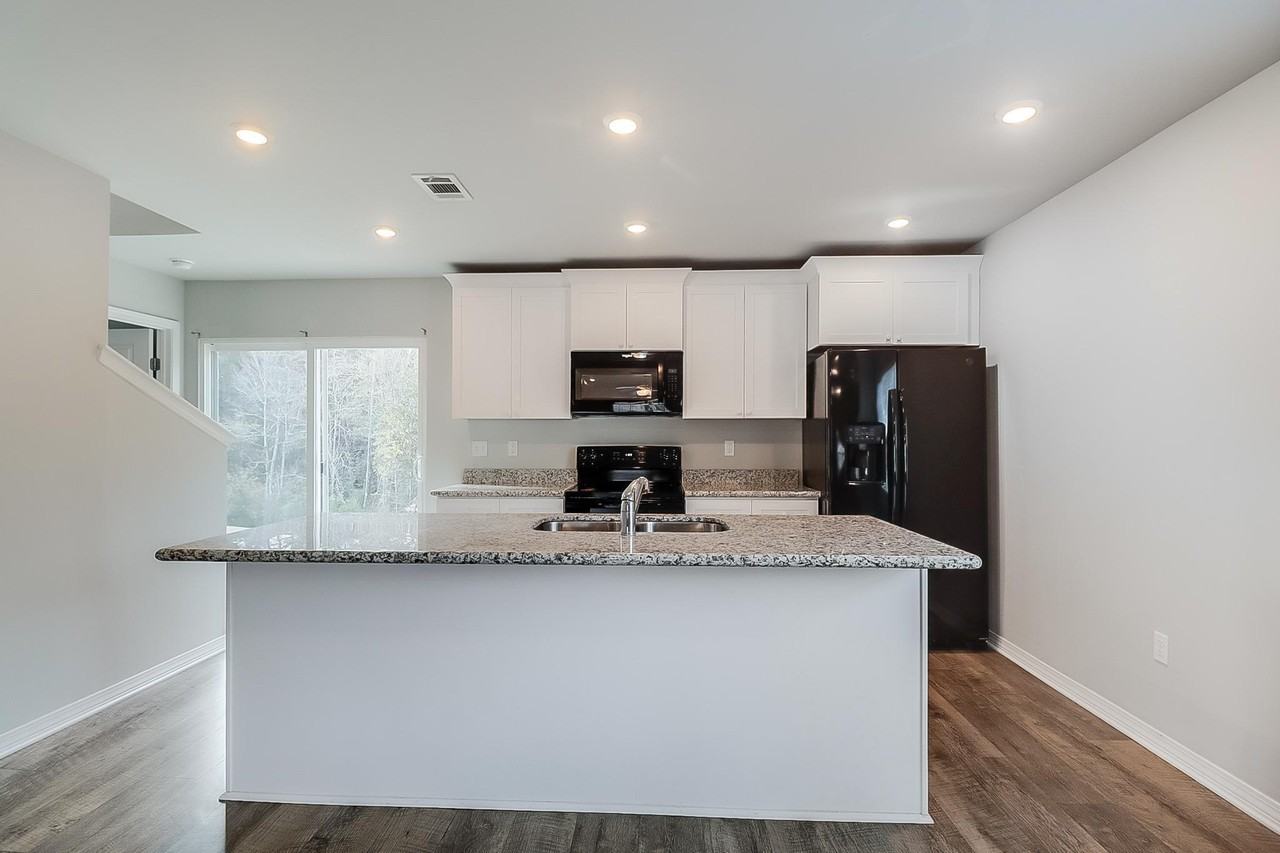 13145 Turtle Creek Pkwy #1 - Photo 5 of 17