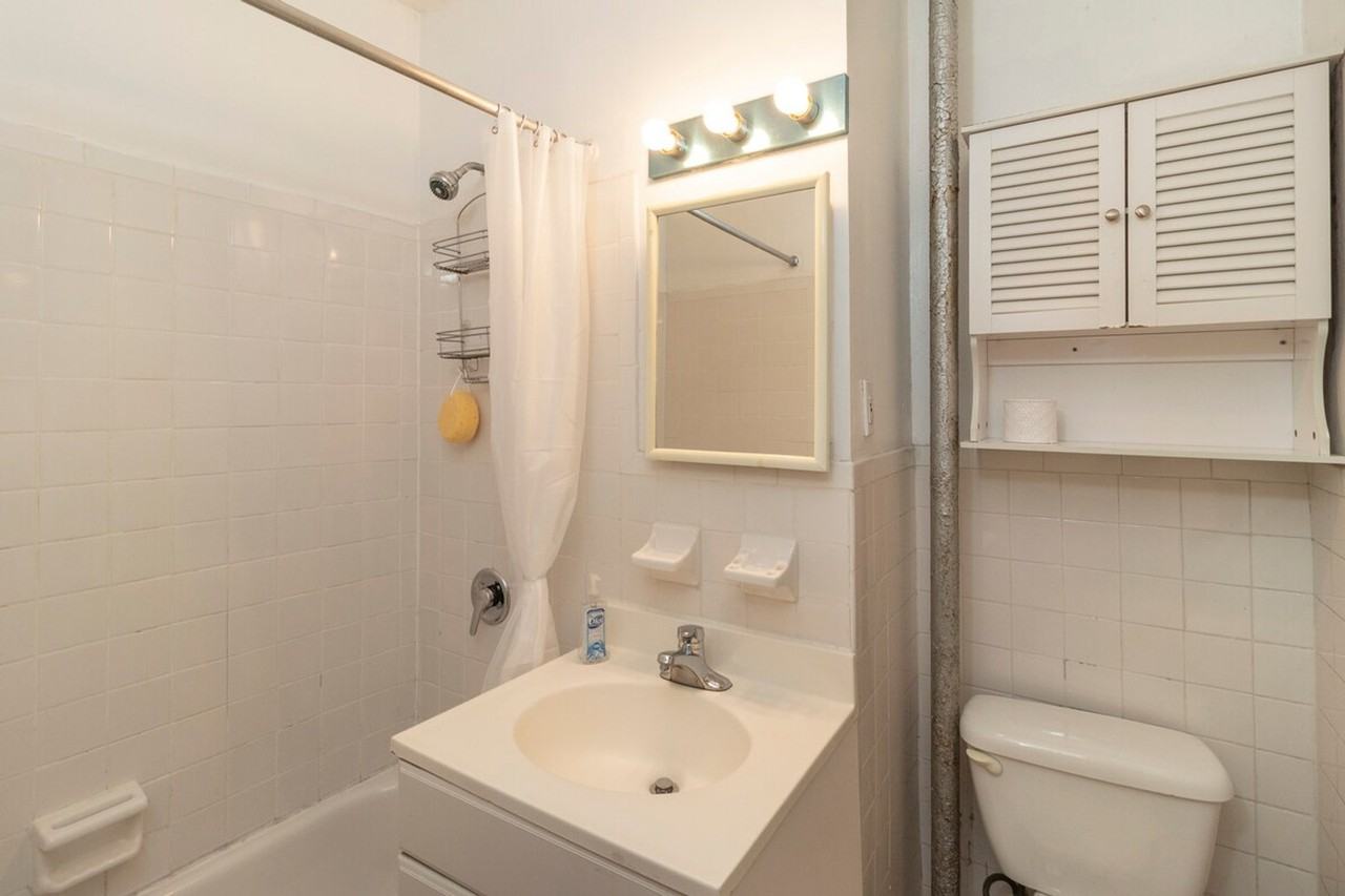 329 E 94th St #1032023P - Photo 3 of 20