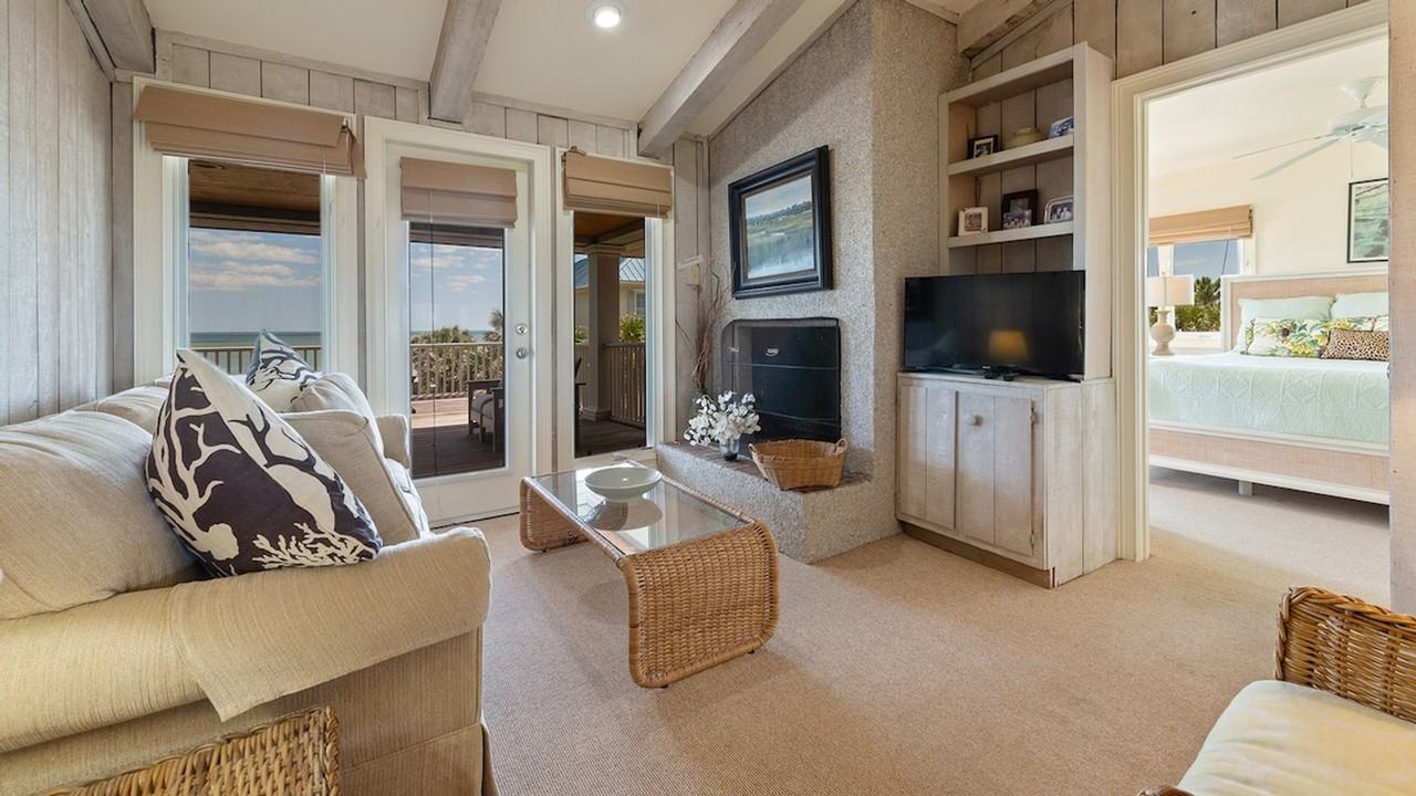 321 Pioneer Loop - Photo 4 of 73