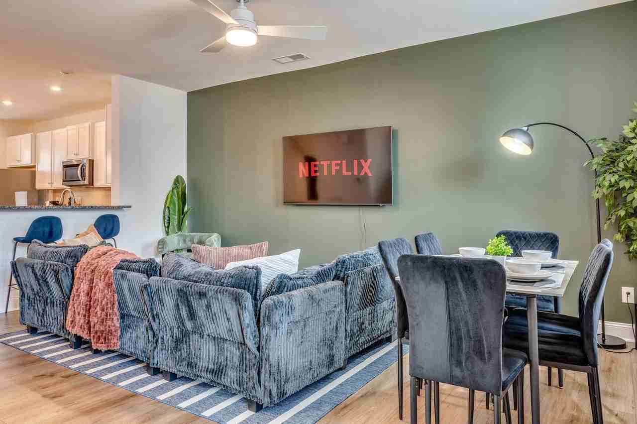 4118 Bunker Dr #1367336P - Photo 3 of 30