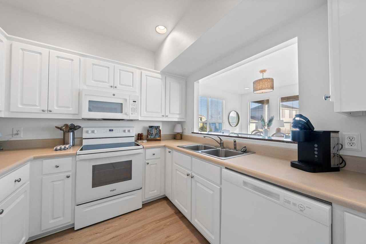 6084 Sawgrass Cir #1391063P - Photo 6 of 31