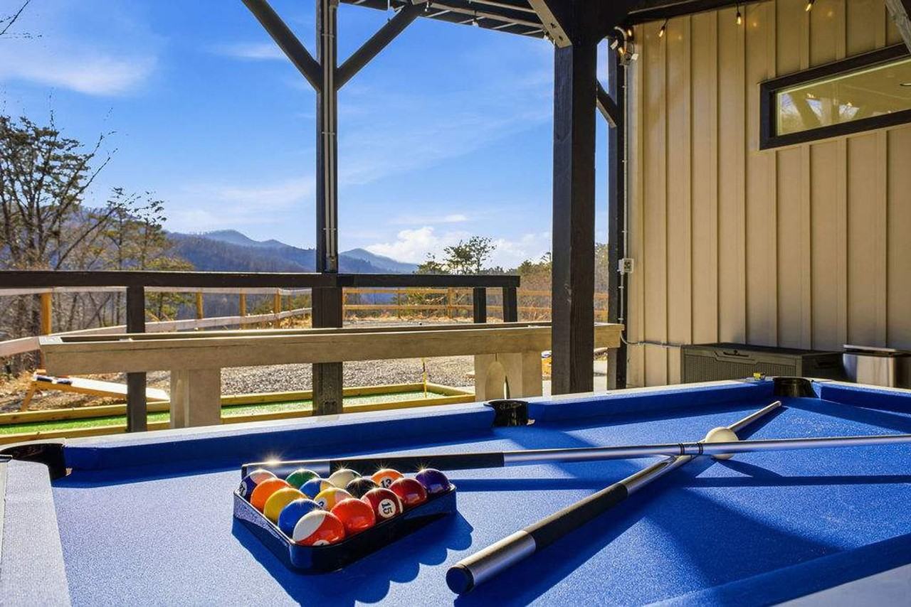 268 Everett St #1404265P - Photo 2 of 50