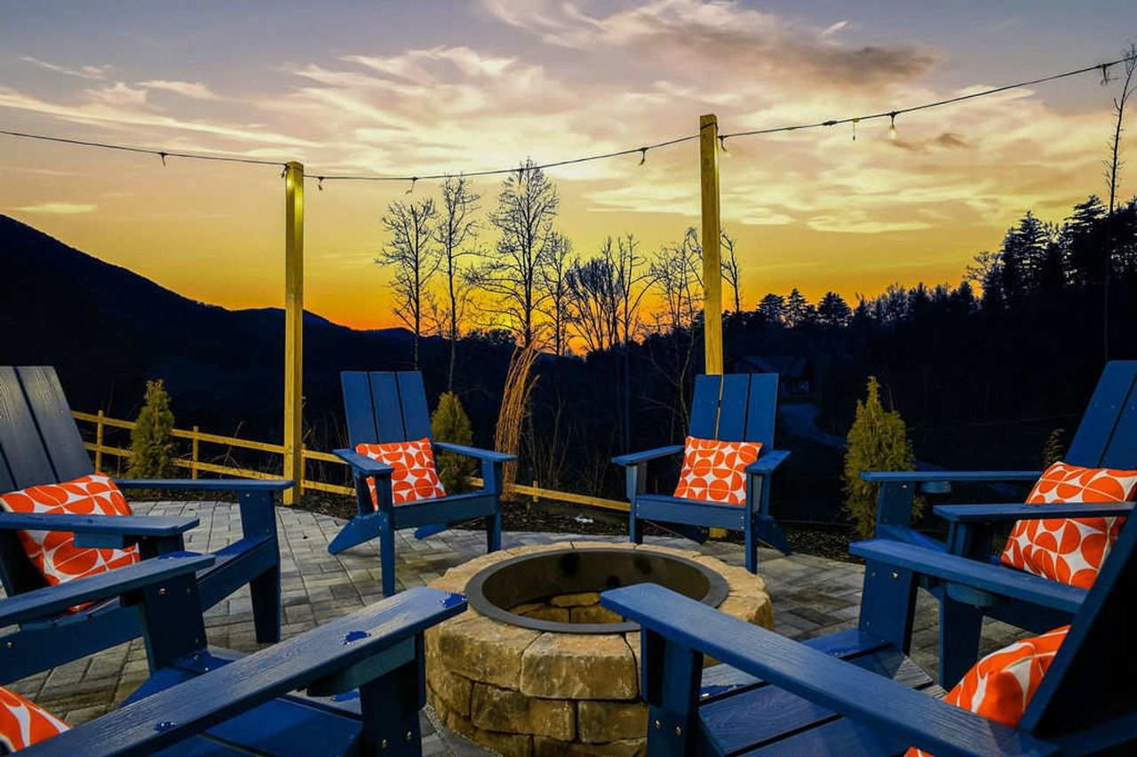 268 Everett St #1404265P - Photo 4 of 50