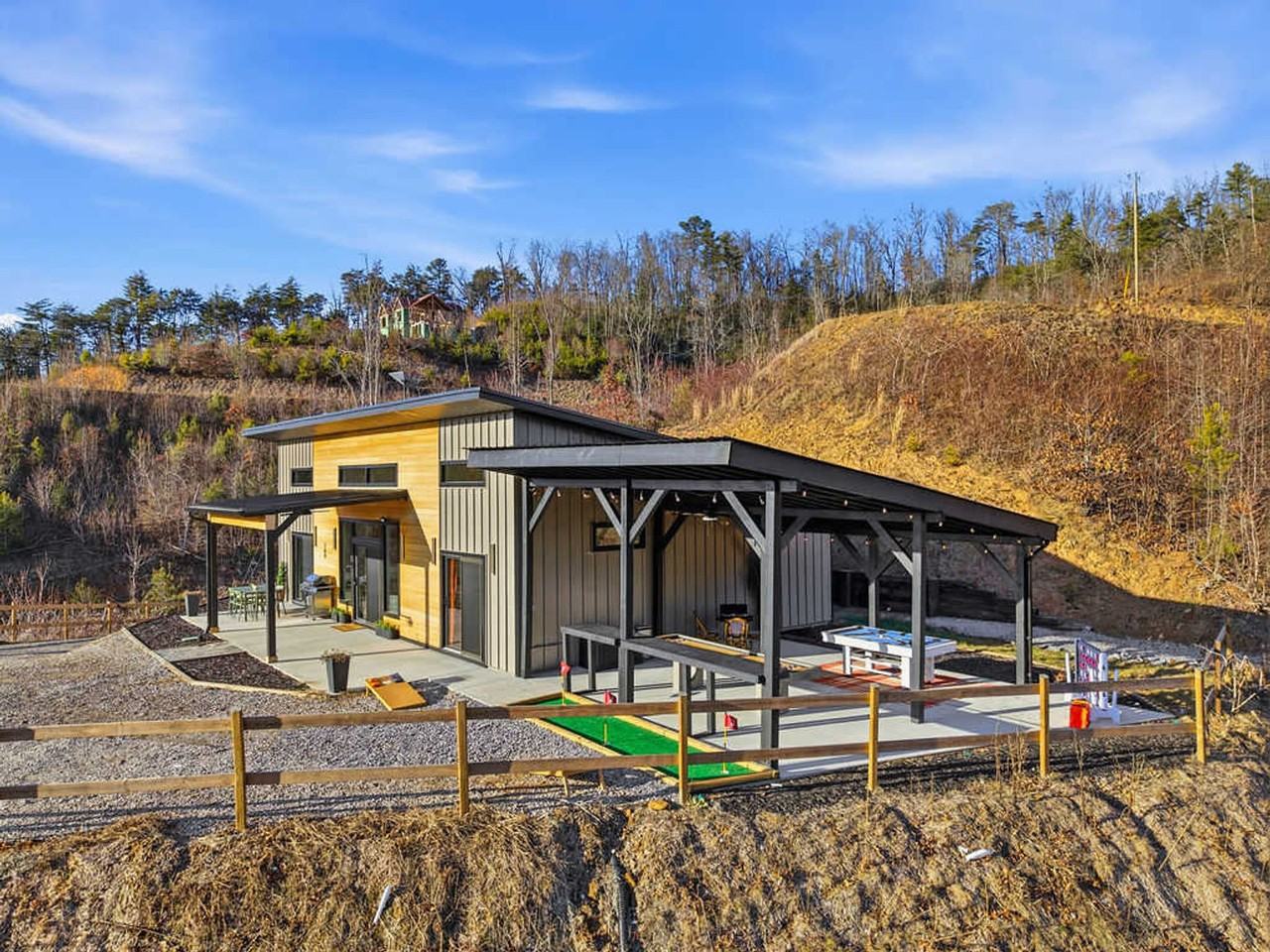 268 Everett St #1404265P - Photo 5 of 50