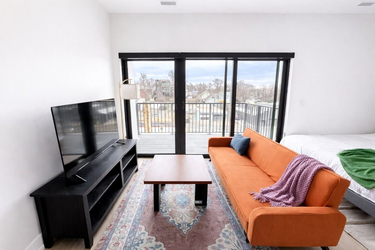 203 N 48th St #1464882P - Photo 3 of 16