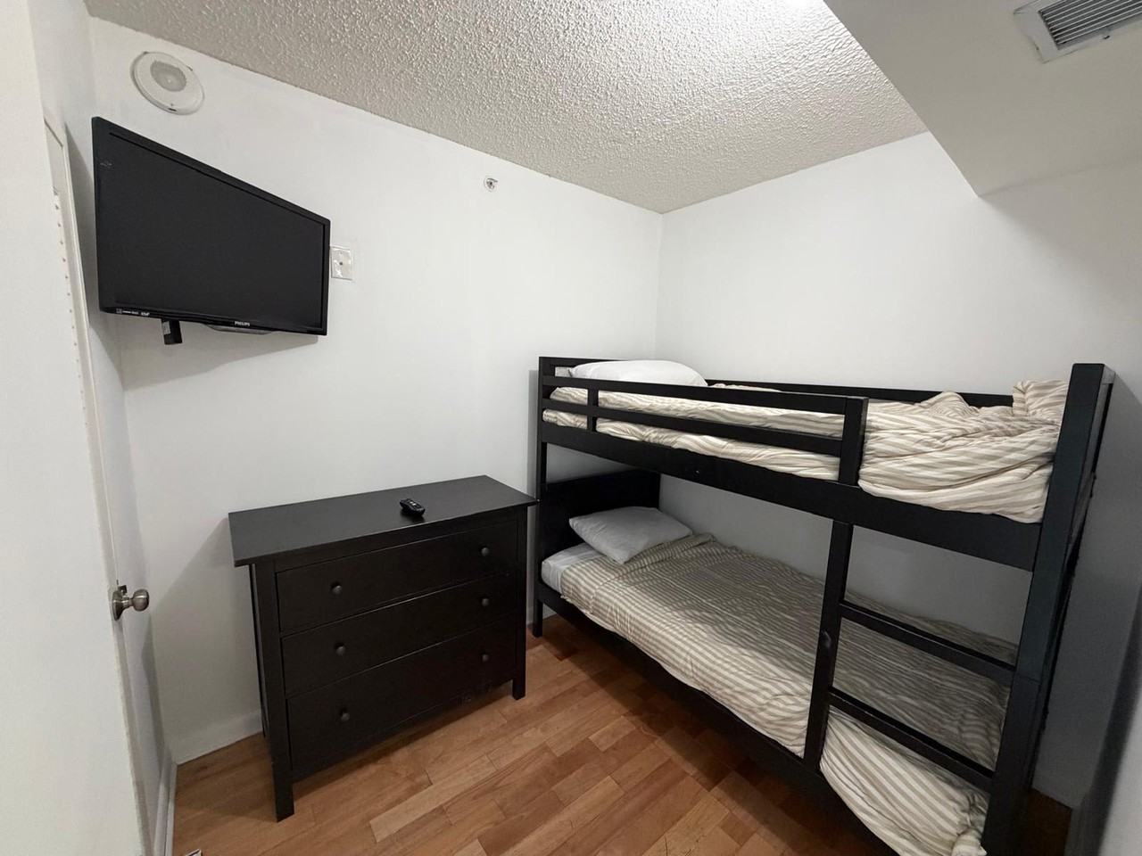 5601 Collins Ave #1475832P - Photo 5 of 7