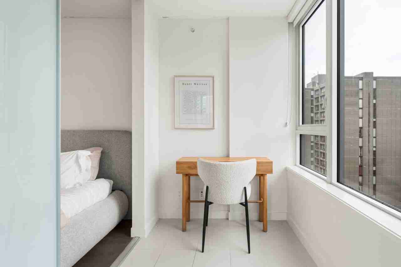 1009 Harwood St #1502457P - Photo 4 of 27