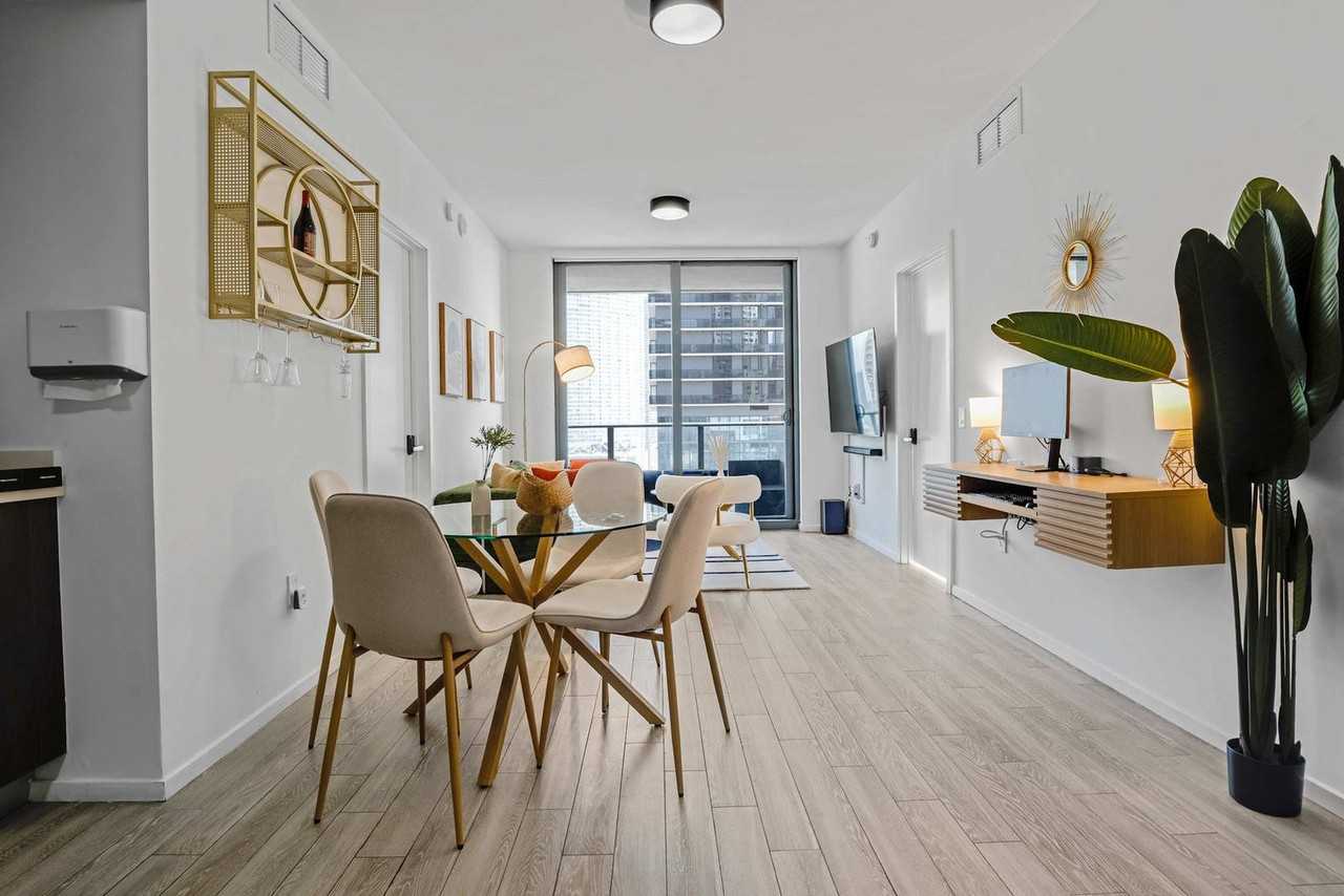 404 Ne 2nd Ave #1507058P - Photo 2 of 50