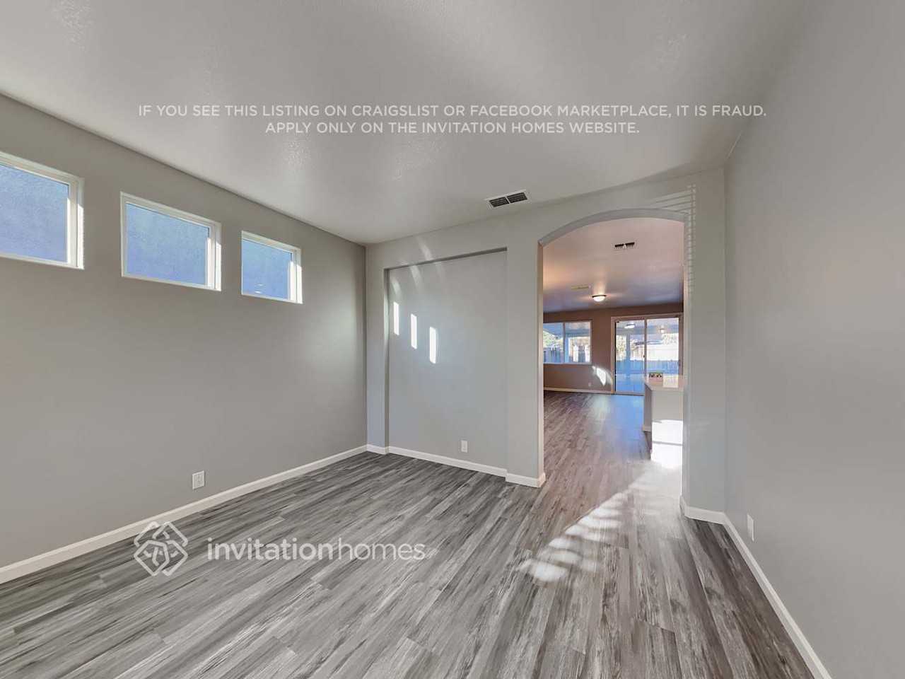 5535 Ridgepoint Dr - Photo 3 of 19