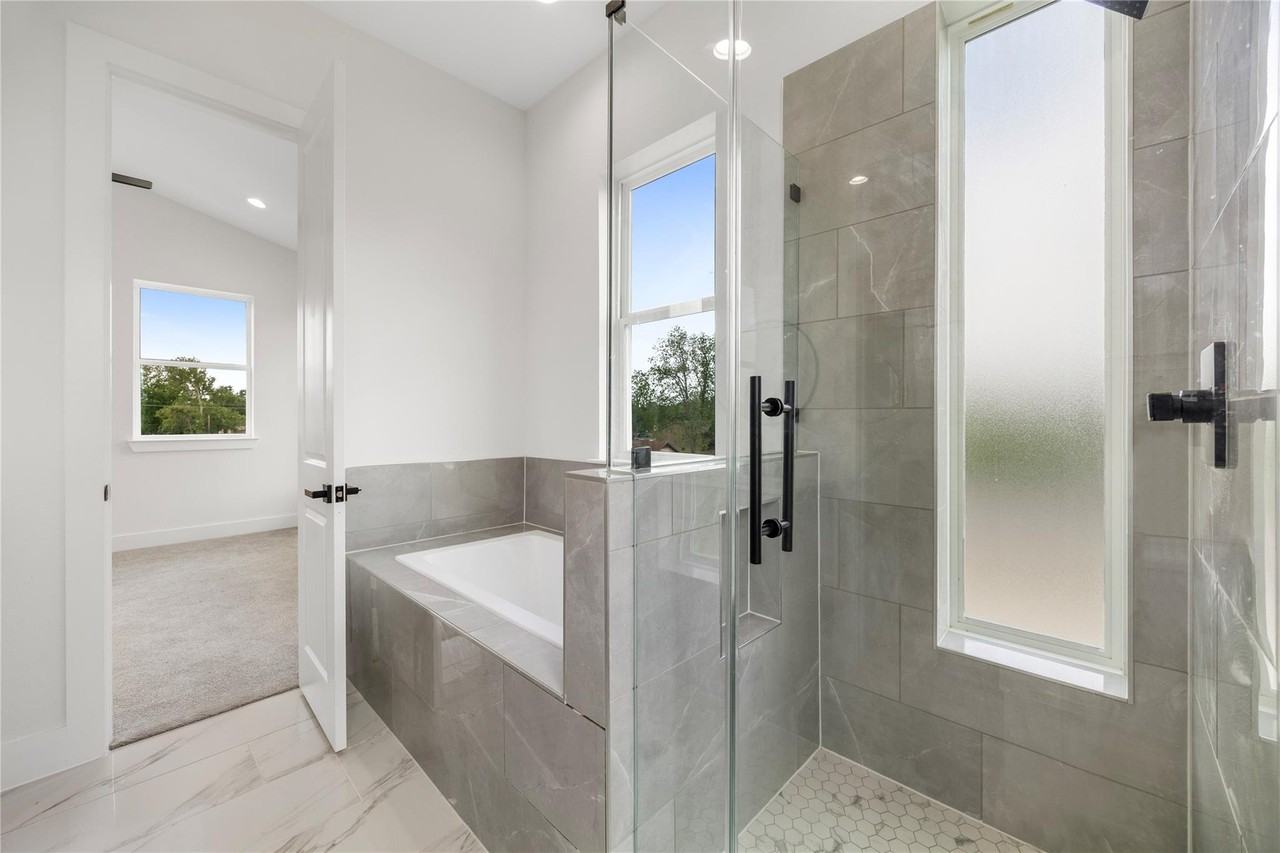 947 Green Meadow Lane - Photo 3 of 6