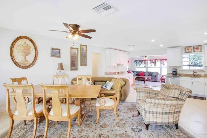 19185 Southeast Homewood Avenue - Photo 6 of 9