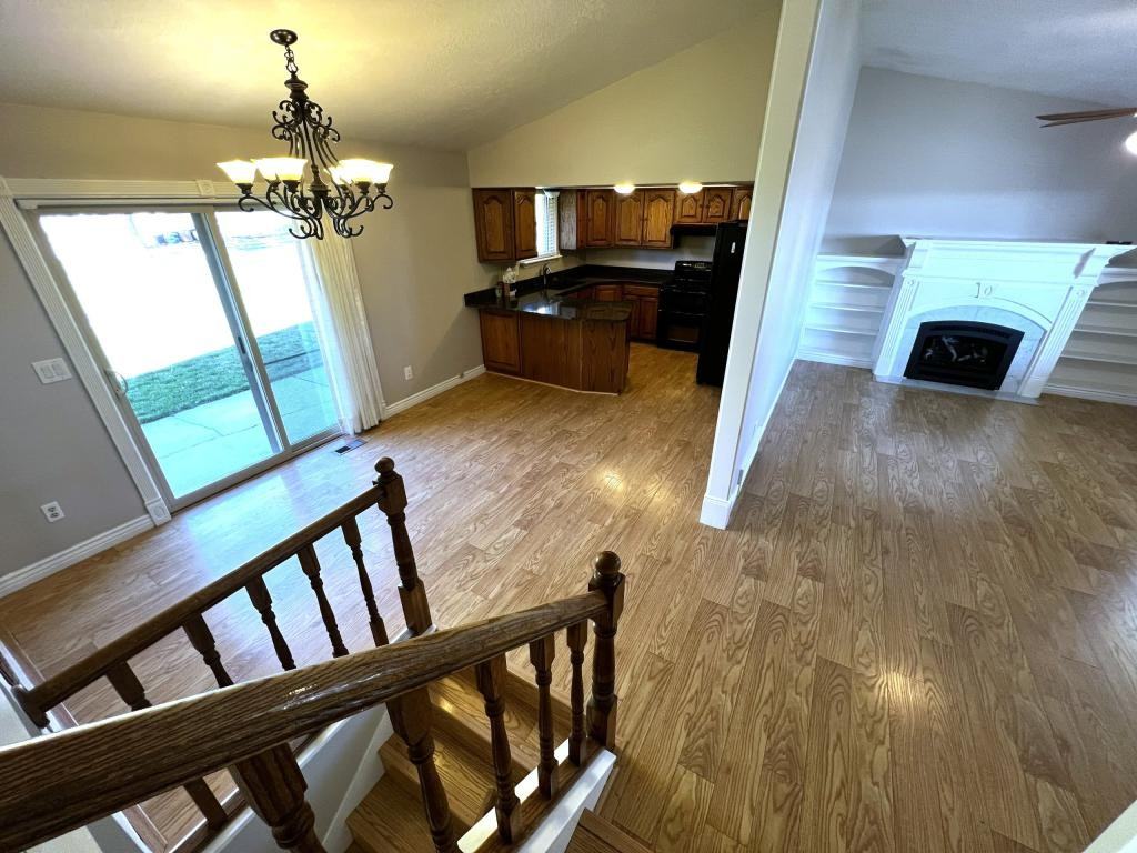 676 E 3300 N - Photo 2 of 28