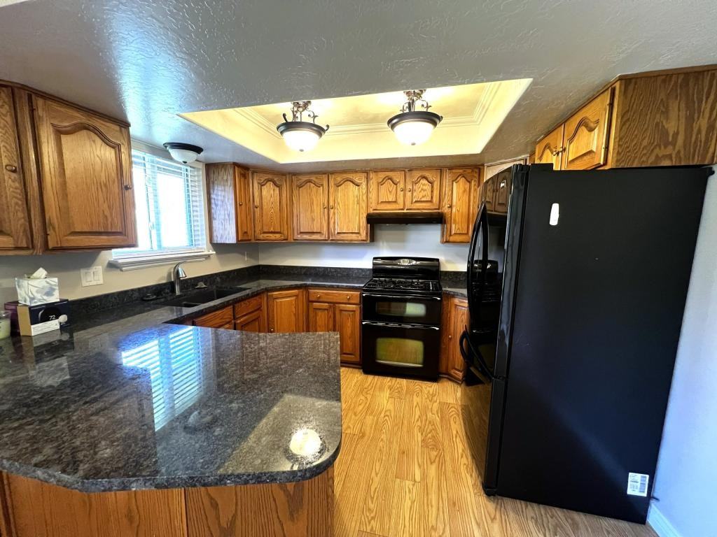 676 E 3300 N - Photo 3 of 28