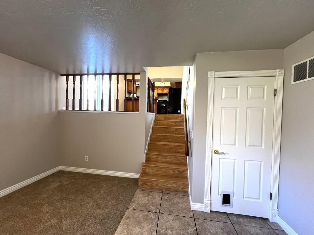 676 E 3300 N - Photo 7 of 28