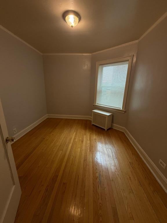 7948 S Essex Ave - Photo 4 of 10