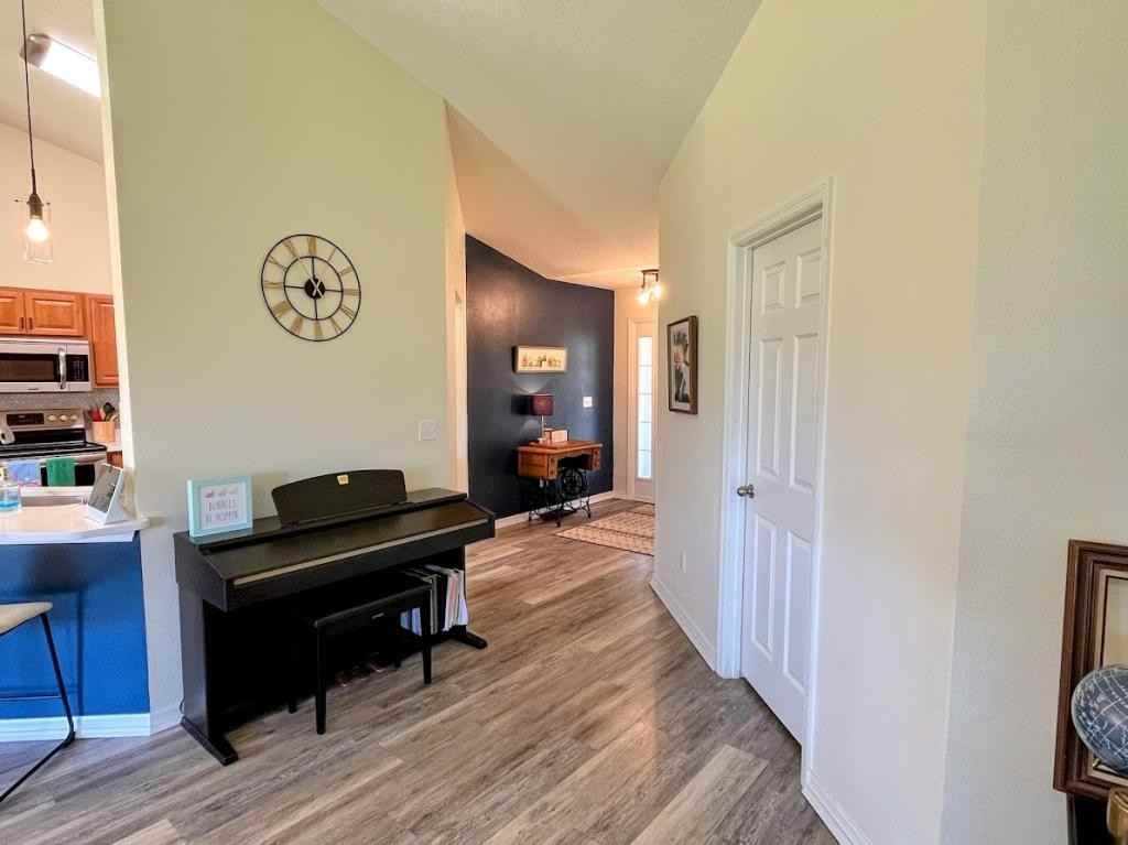 33 Wheeling Ln - Photo 6 of 27