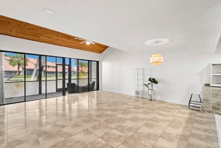 216 Old Meadow Way - Photo 7 of 8