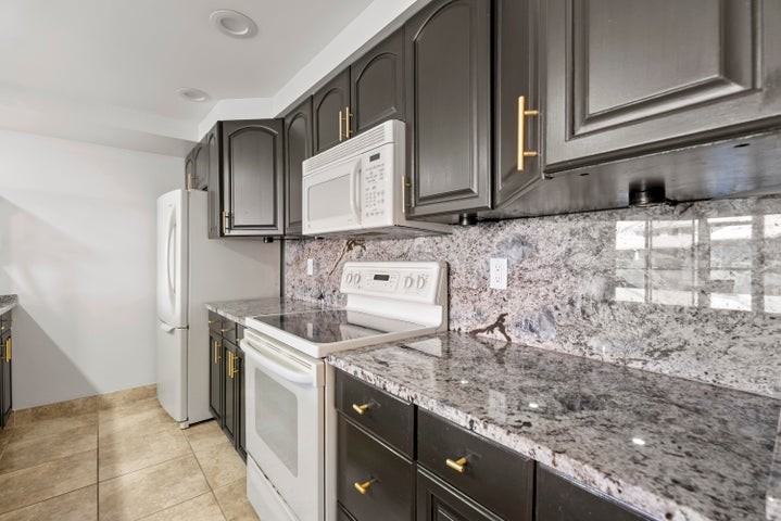 216 Old Meadow Way - Photo 4 of 8