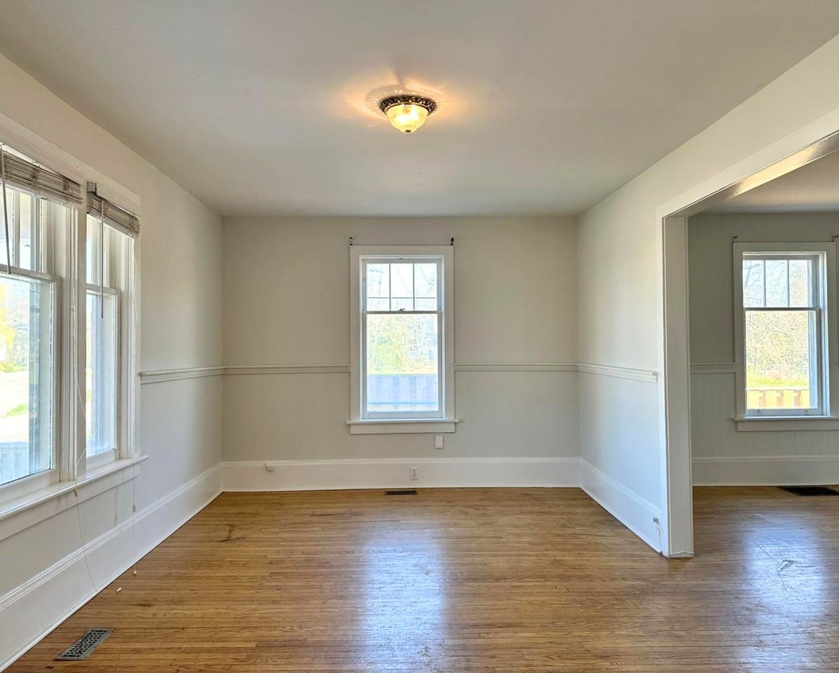 387 William Street - Photo 5 of 9