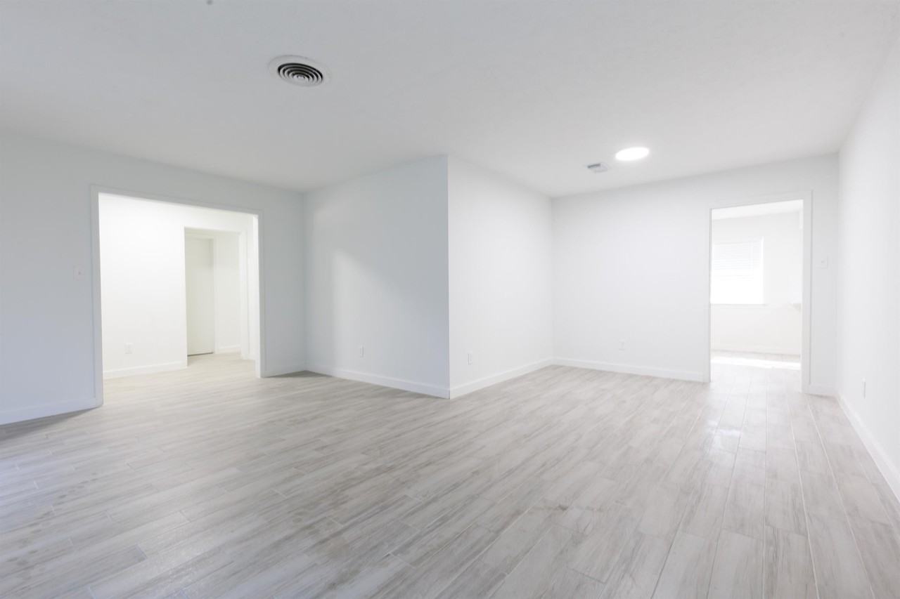 2510 Straight Creek Dr - Photo 5 of 32