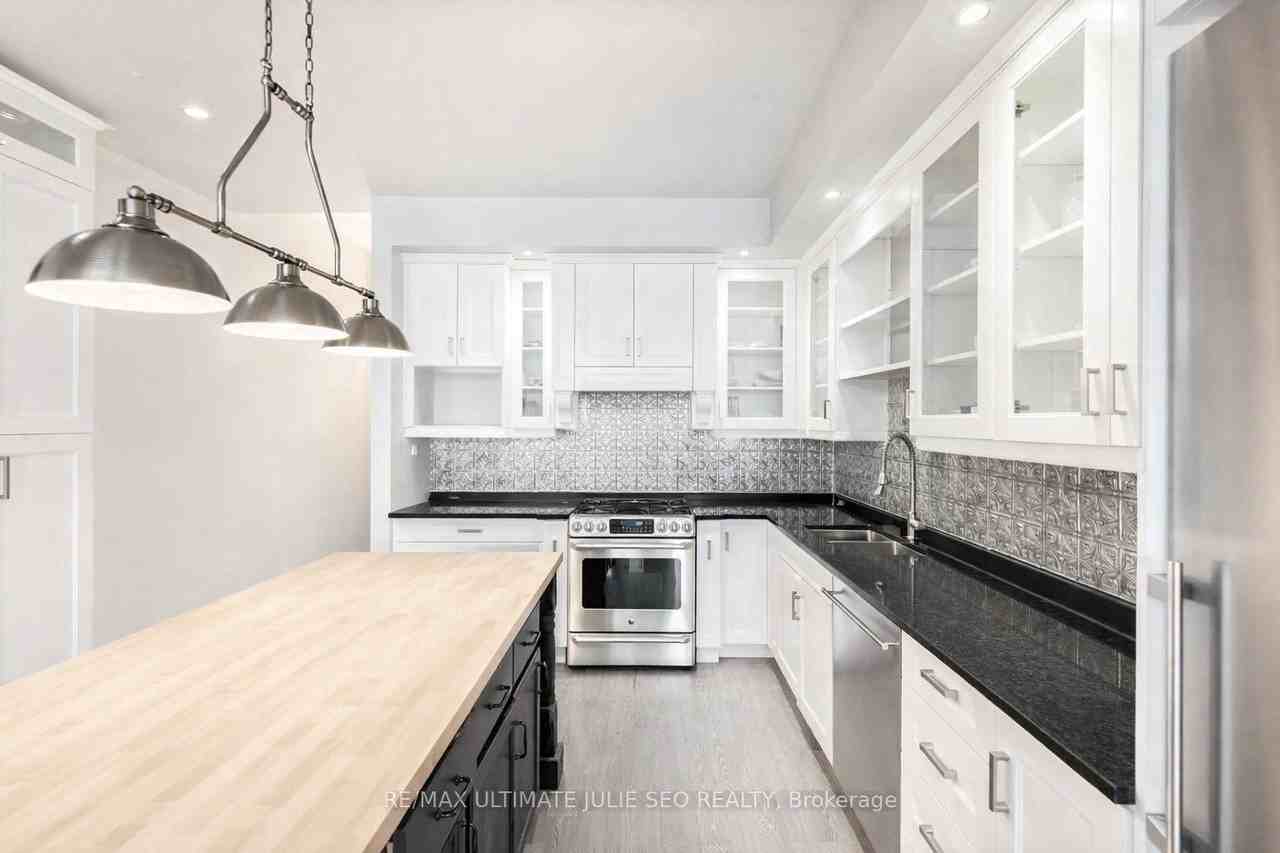 654 Queen Street West - Photo 8