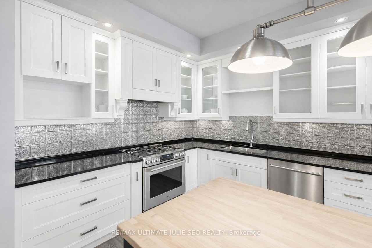 654 Queen Street West - Photo 10