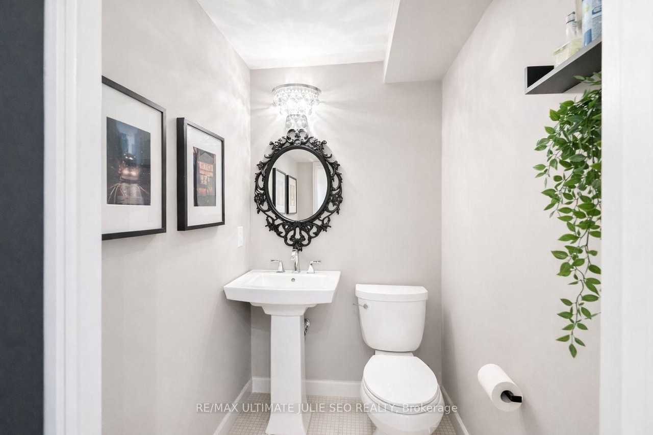 654 Queen Street West - Photo 15