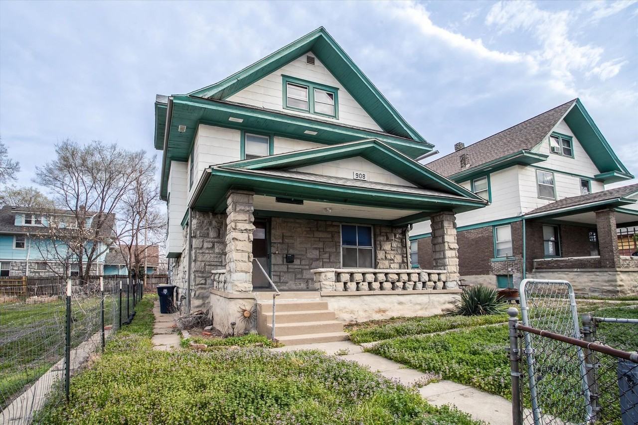 908 E 31st St - Photo 2 of 30