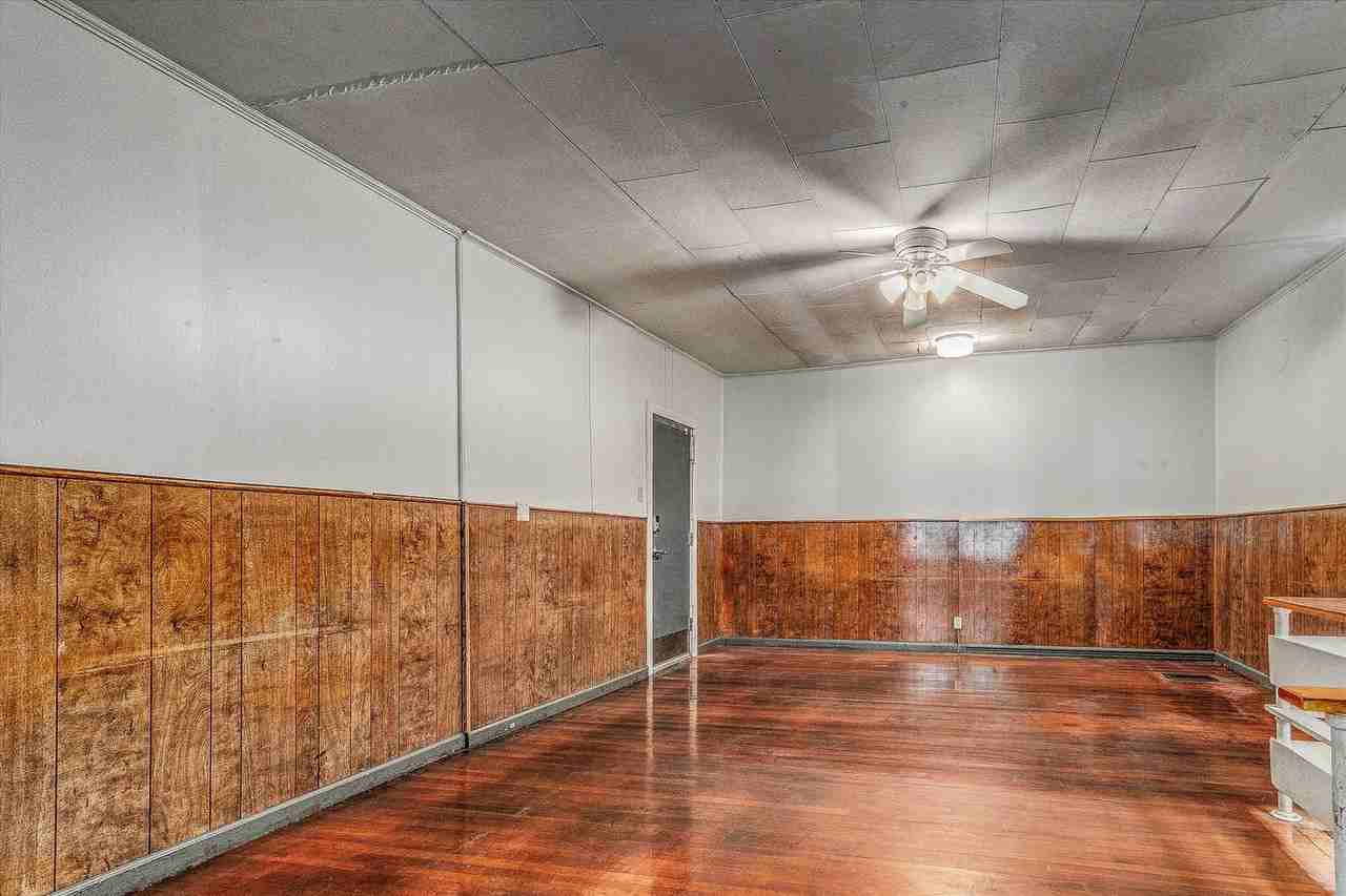 912 E 31st St - Photo 7 of 26