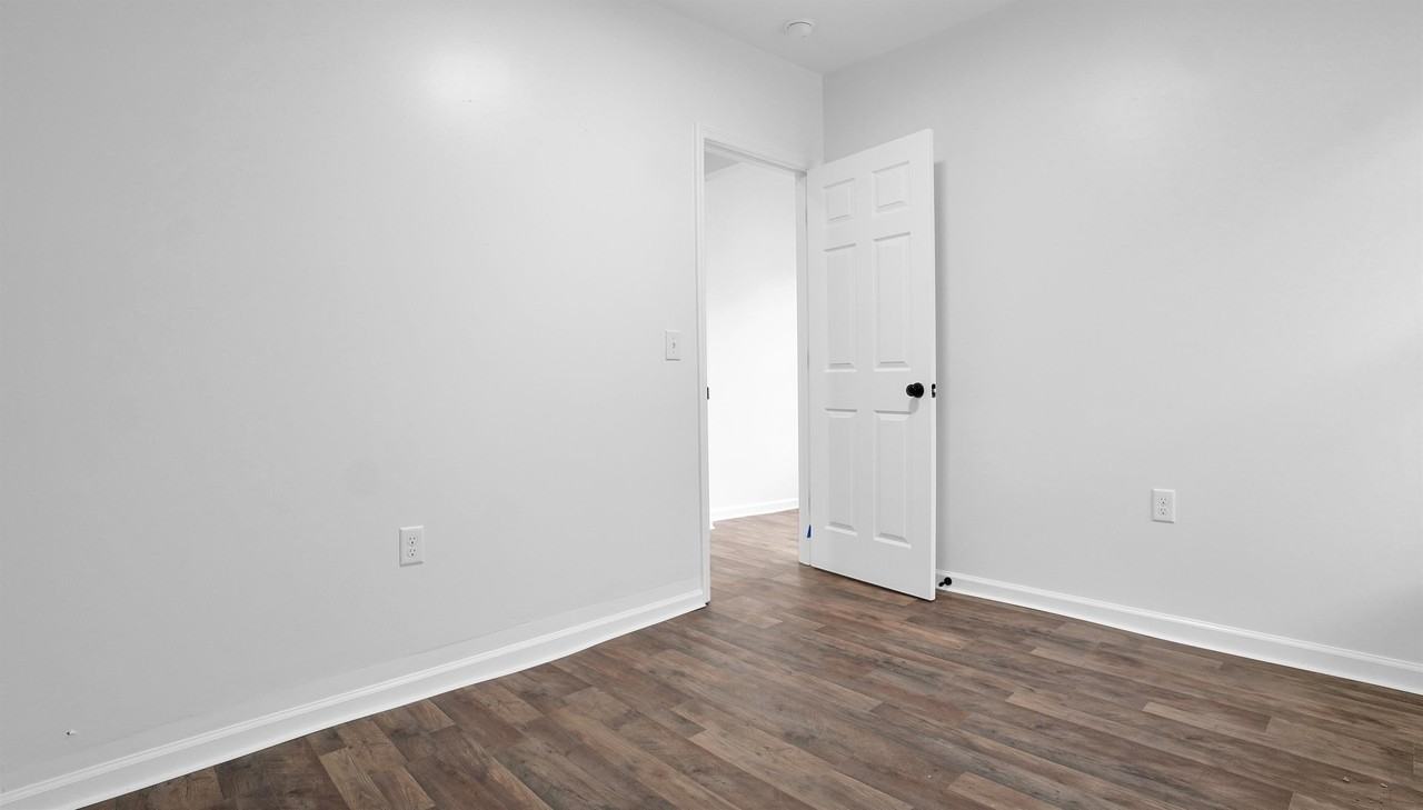 798 Kelton Ave #798 - Photo 5 of 15