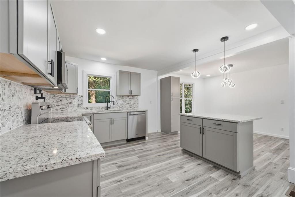 3920 Wedgefield Cir - Photo 4 of 23