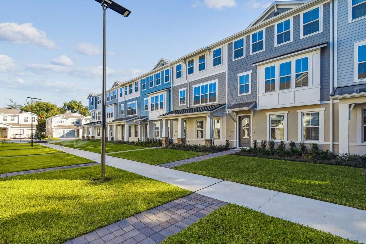 1927 Risby Aly - Photo 2 of 37