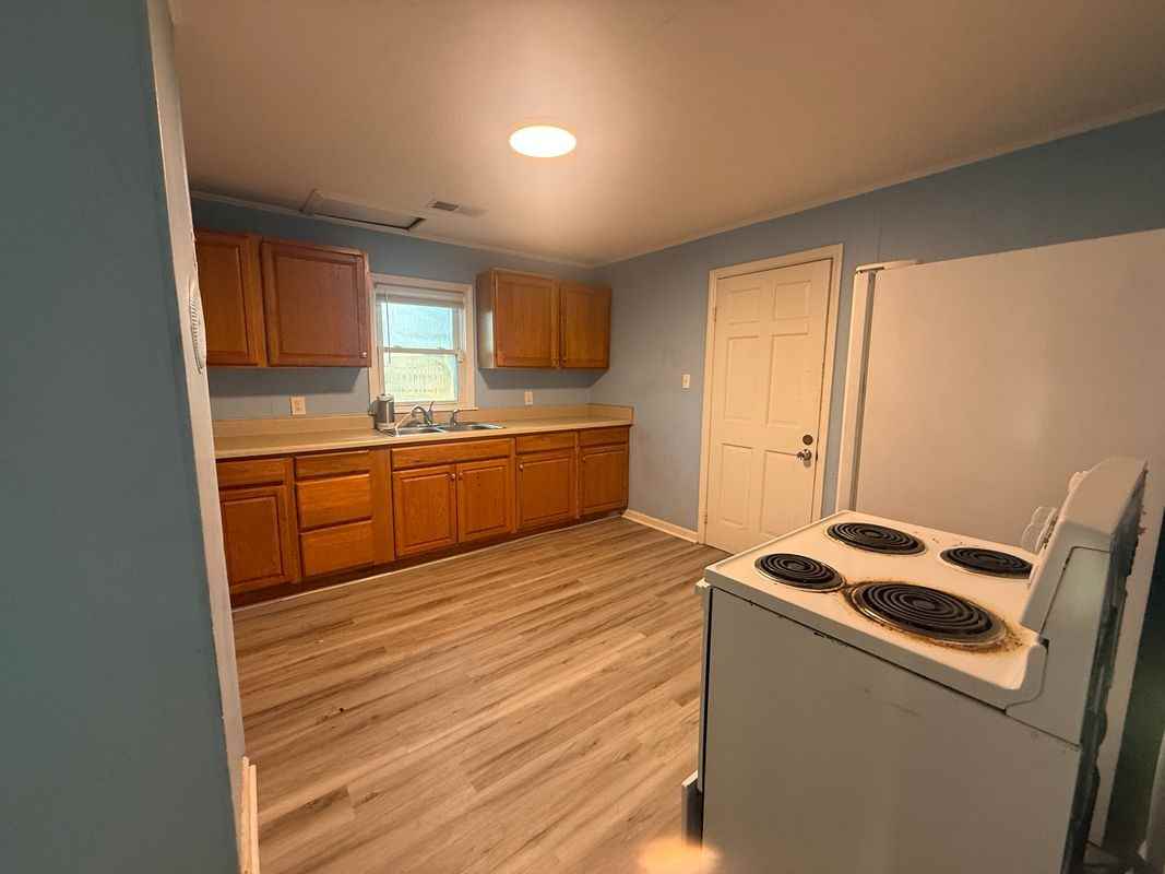 706 Mcpherson St - Photo 7 of 12