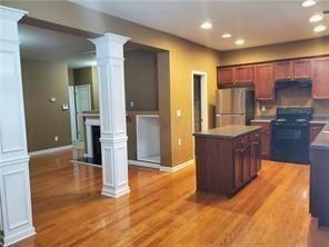 945 Pierce Brennen Dr - Photo 3 of 18