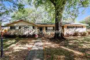 728 Newland St - Photo 1 of 1