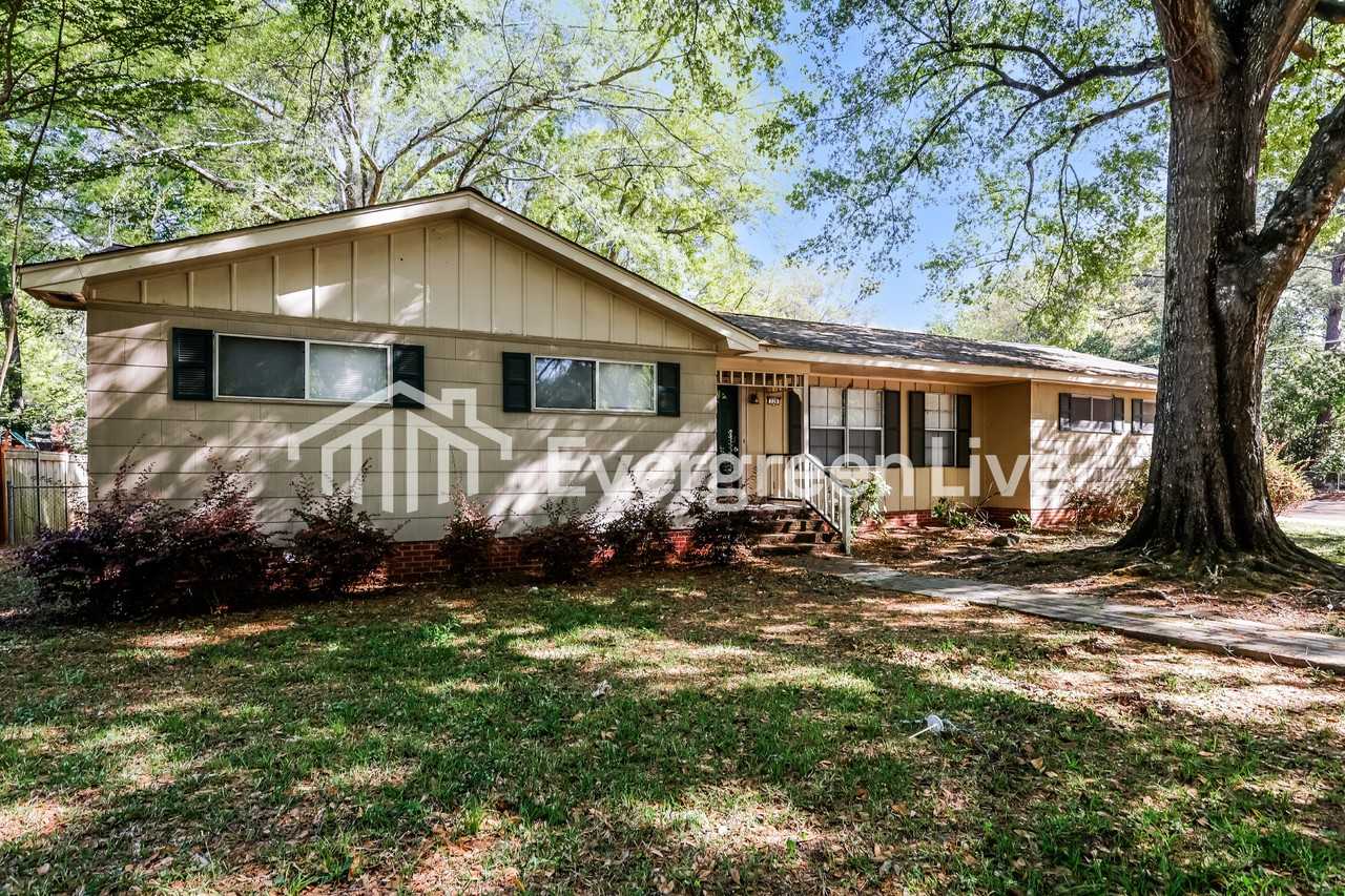 728 Newland St - Photo 2 of 15