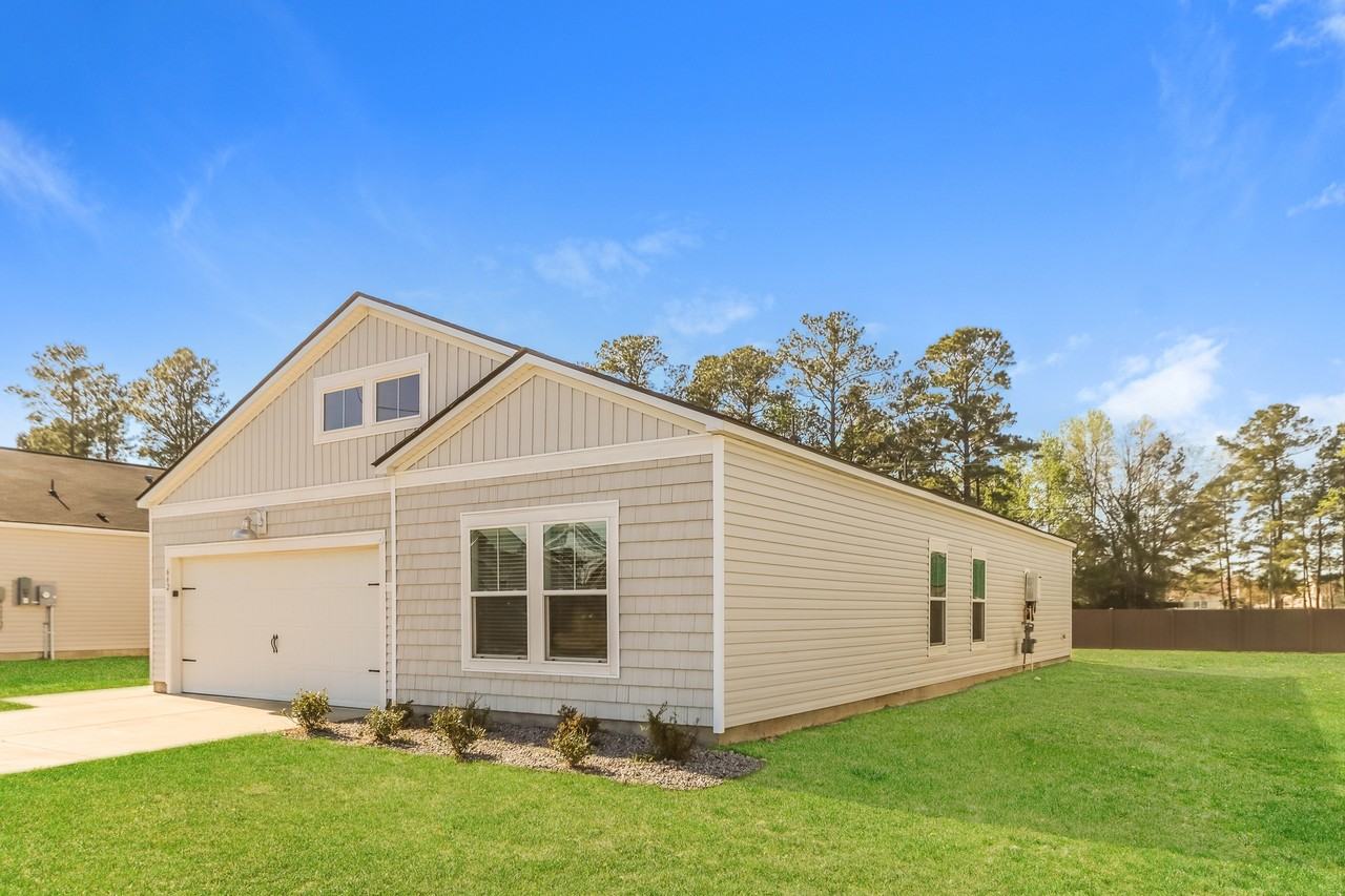 662 662 Watercliff Dr - Photo 2 of 19