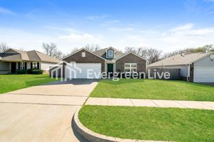 2821 E Quincy St - Photo 1 of 1