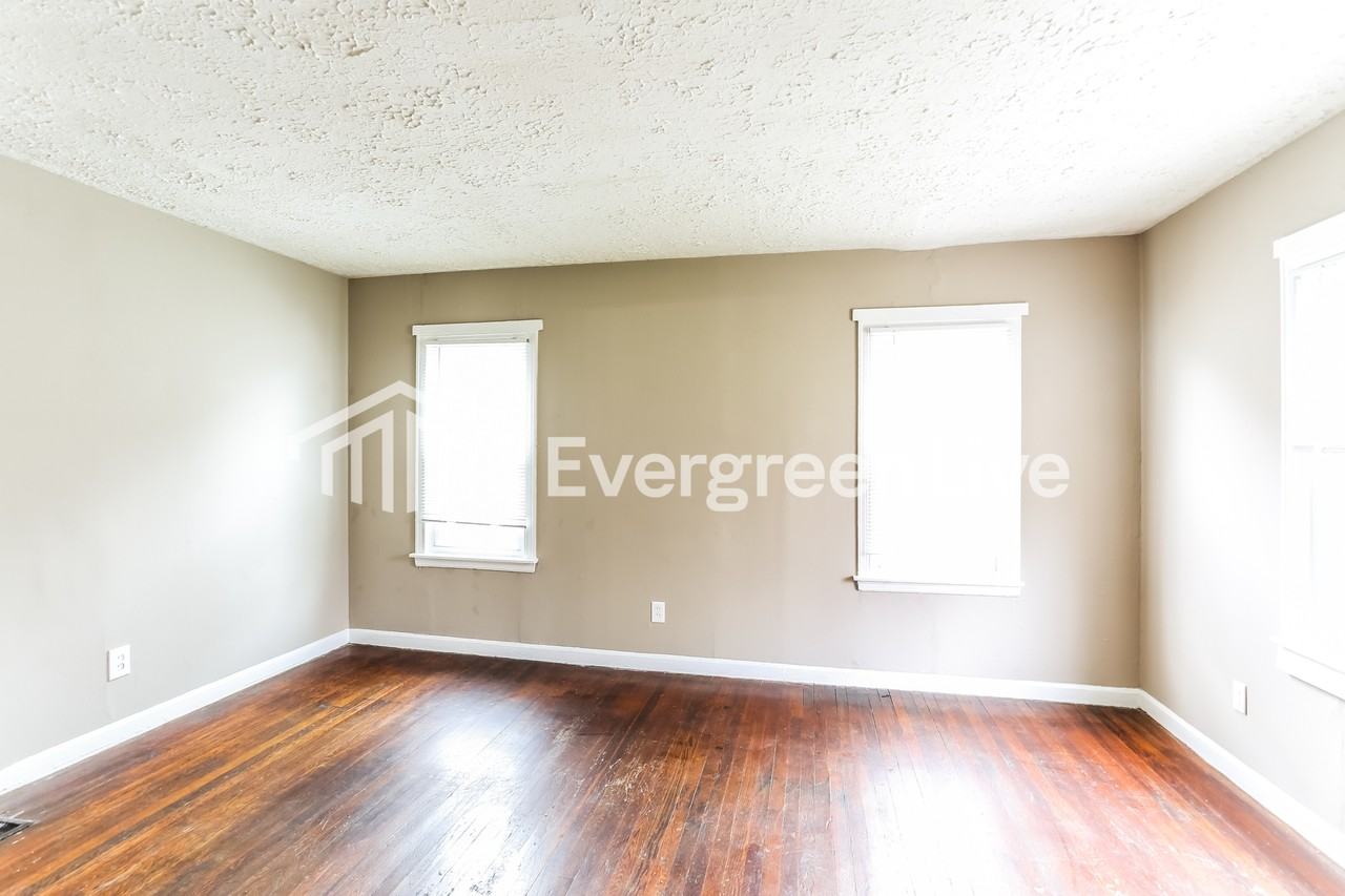 2285 Ontario St - Photo 3 of 14
