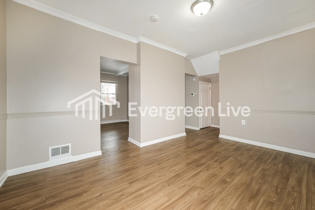 424 Vine St - Photo 2 of 15