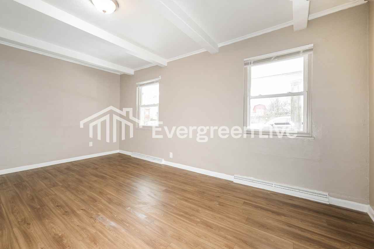 424 Vine St - Photo 4 of 15