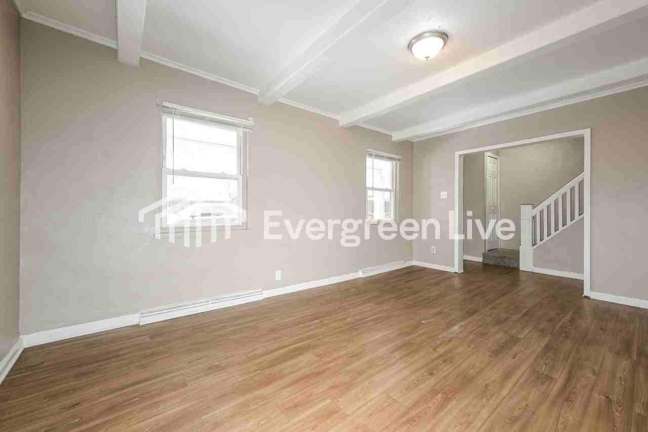 424 Vine St - Photo 5 of 15