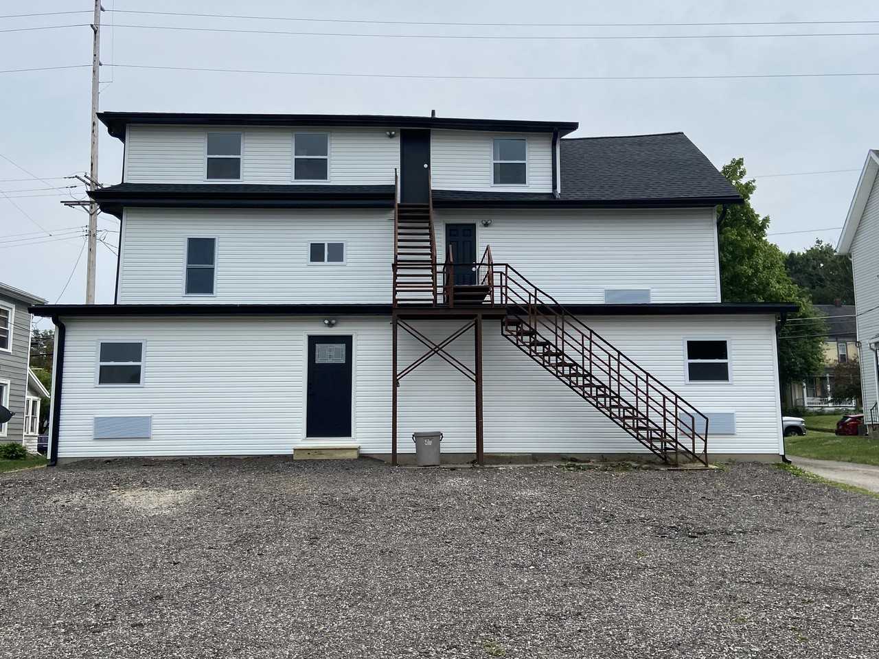 200 W Walnut St #4 - Photo 2 of 8