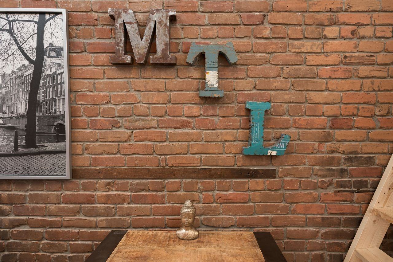 Neon St. Denis - Photo 3 of 10