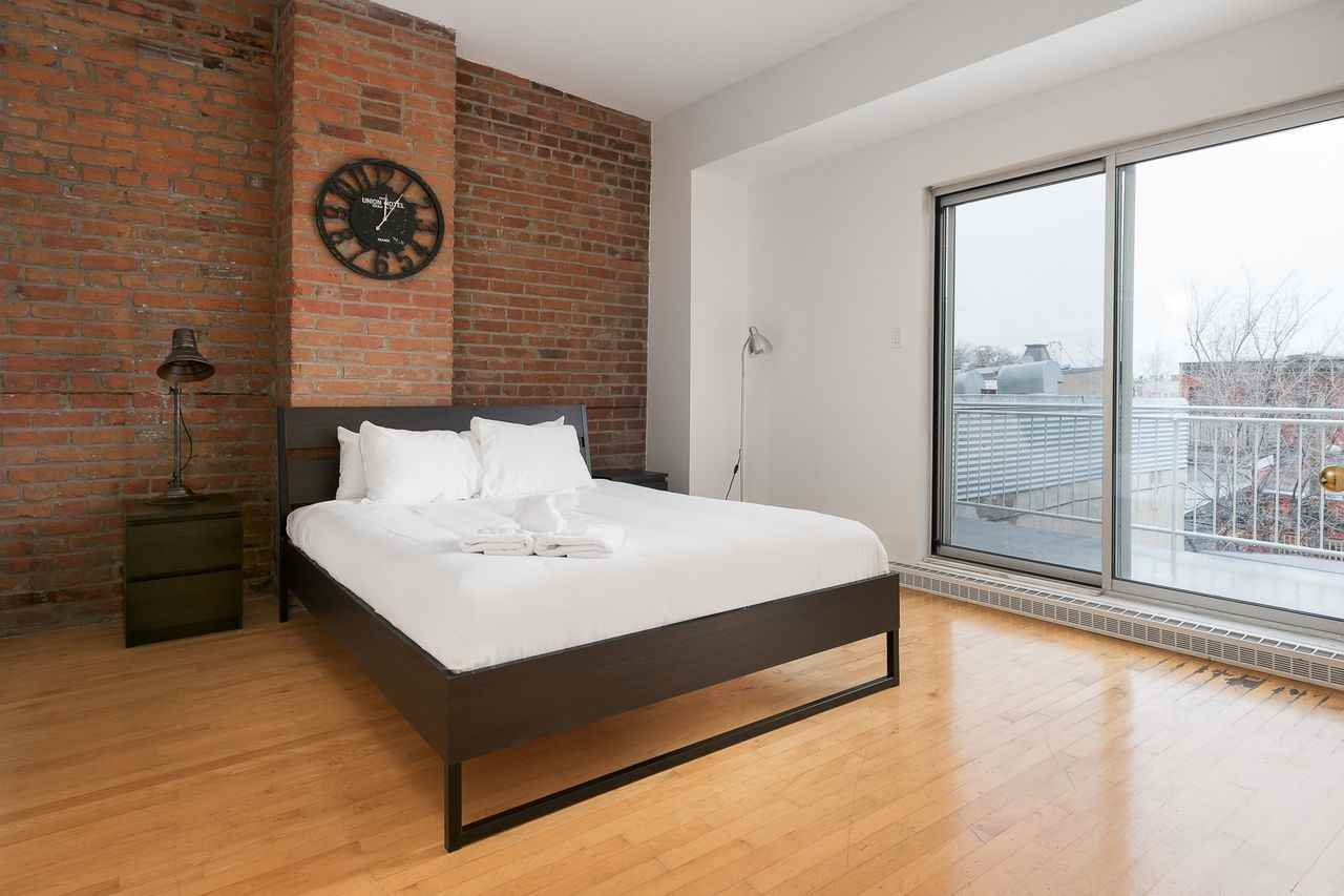 Neon St. Denis - Photo 5 of 10