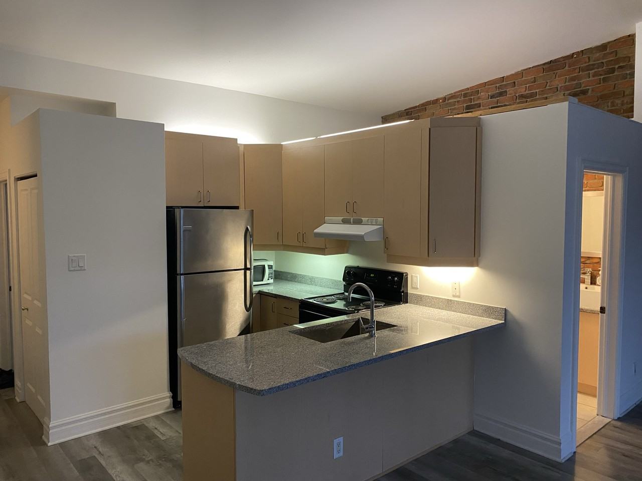 Neon St. Denis - Photo 7 of 10