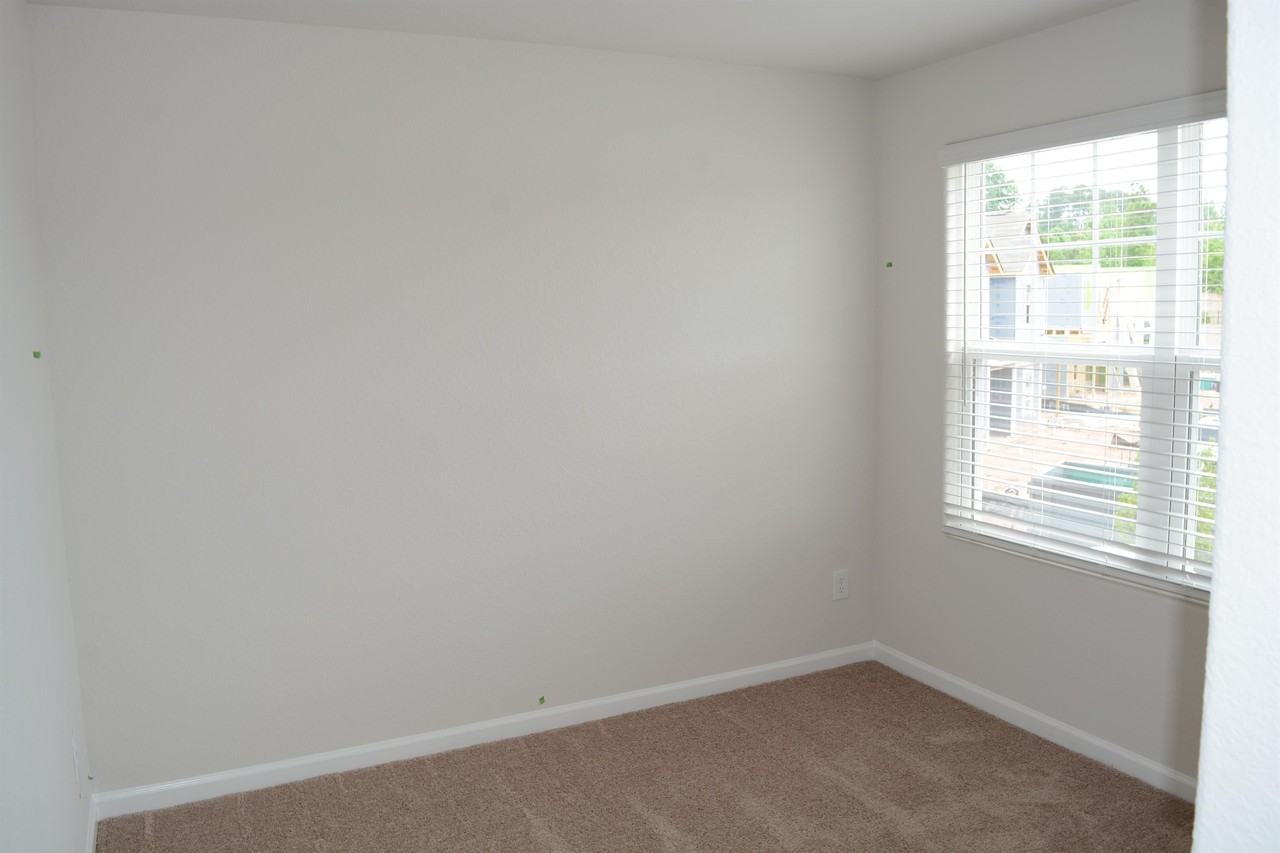 248 Yorktown Ln #1 - Photo 6 of 10