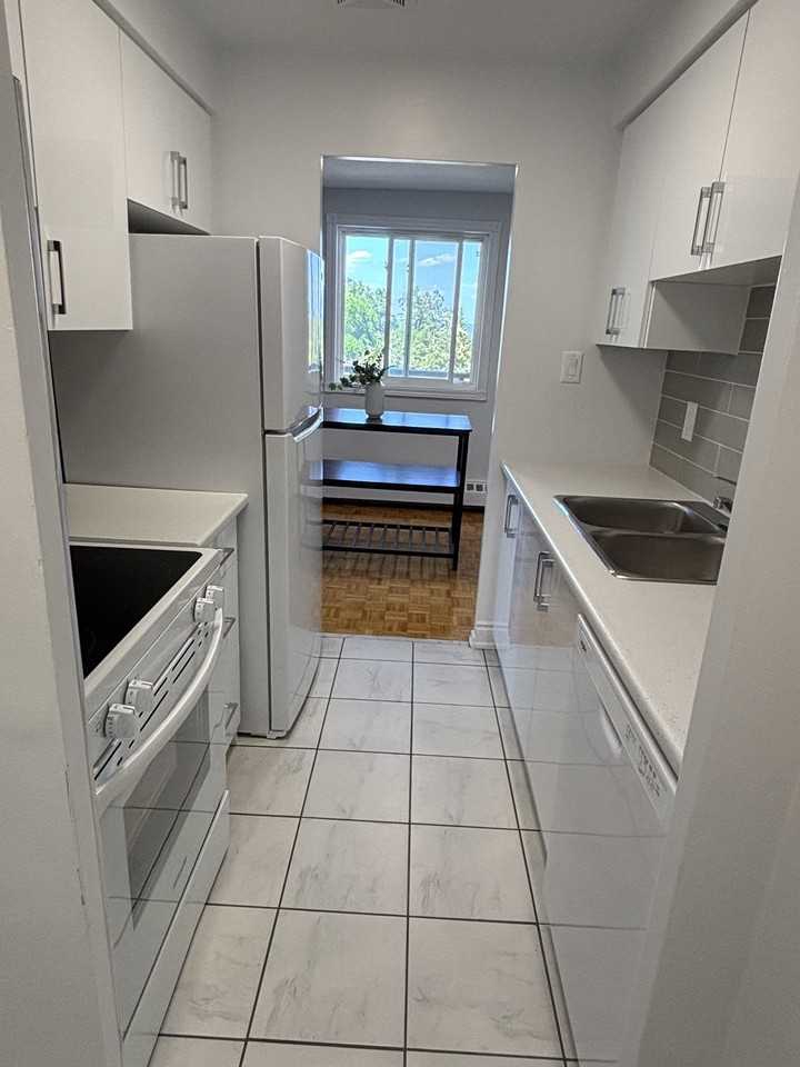 Mayfair Apartments - Photo 7 of 15
