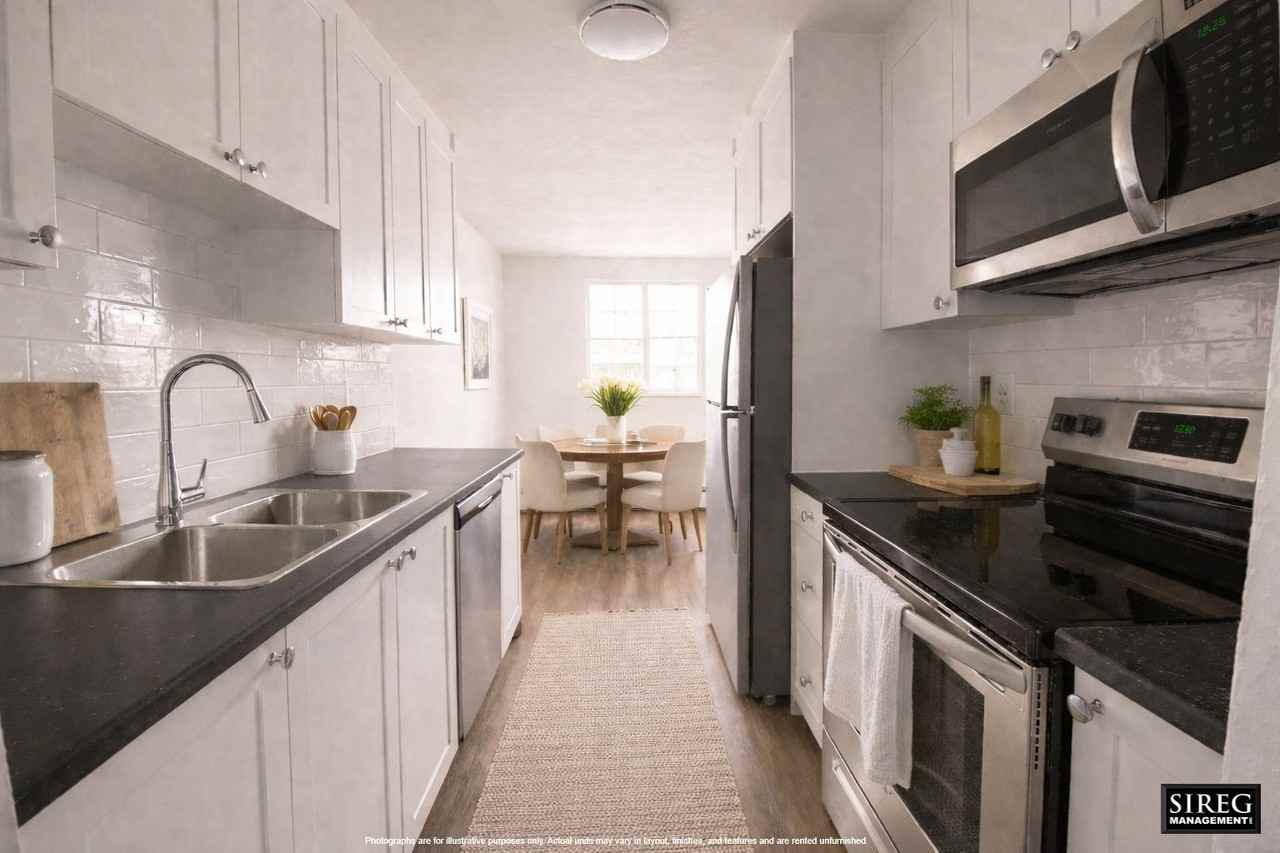 740 Kipps Lane - Photo 3 of 10