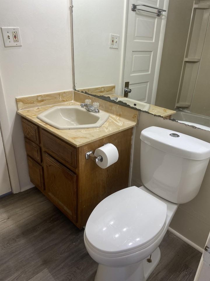 902 Orchard Pl #A - Photo 2 of 7